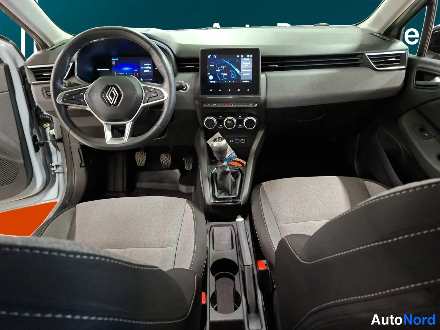 Hopea Renault Clio 2024, ohjaamo, kuva 11