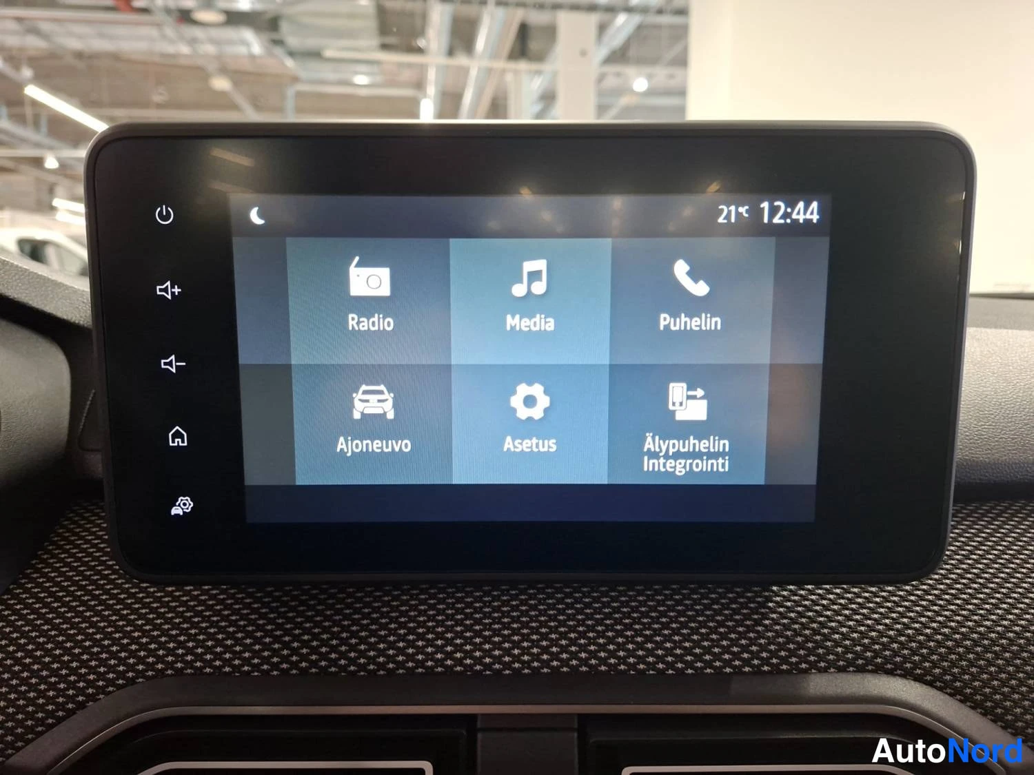 Harmaa Dacia Sandero 2023, yksityiskohta, kuva 18