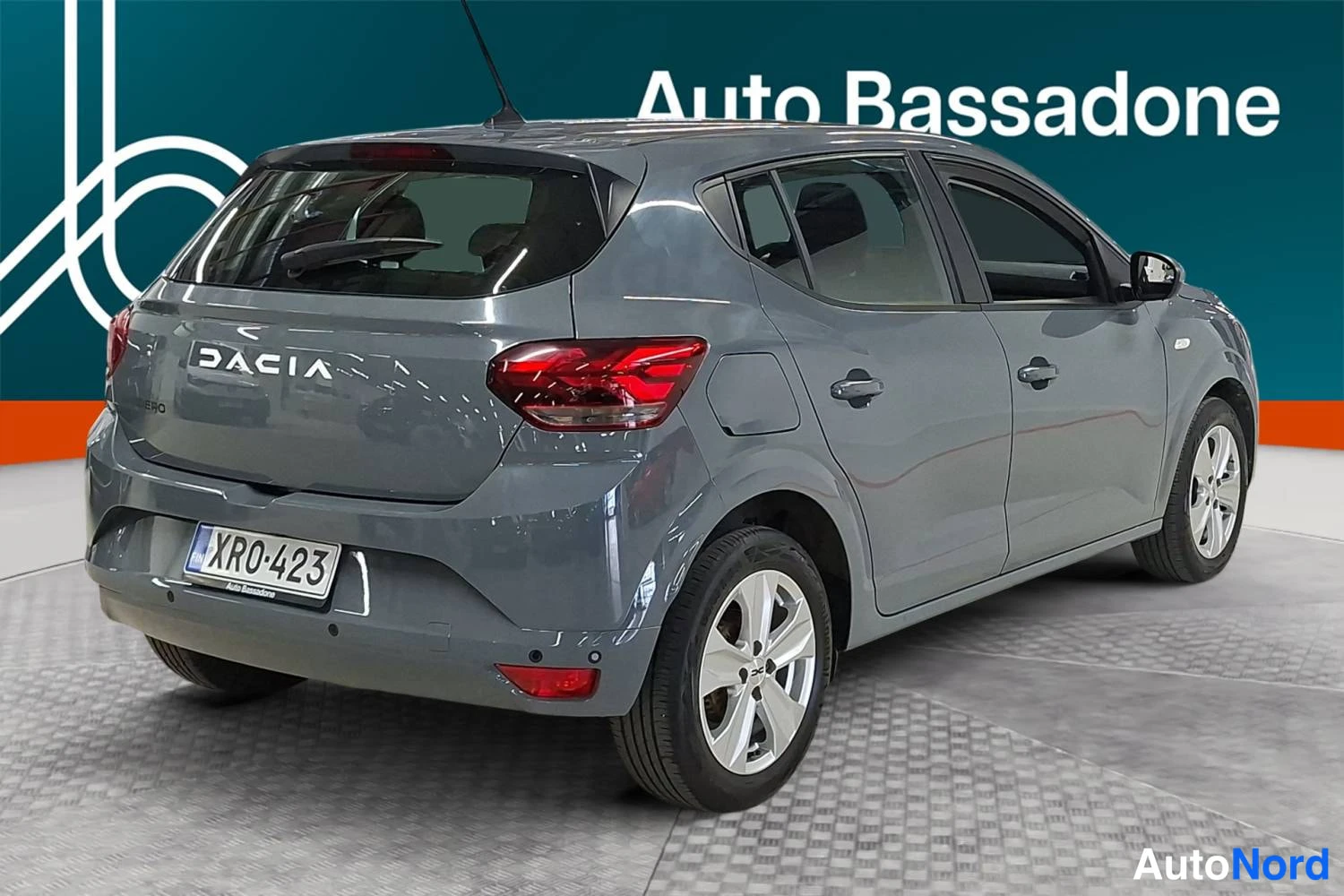Harmaa Dacia Sandero 2023, takaviisto, kuva 6