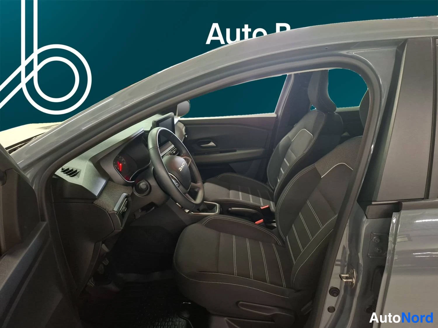 Harmaa Dacia Sandero 2023, ohjaamo, kuva 10