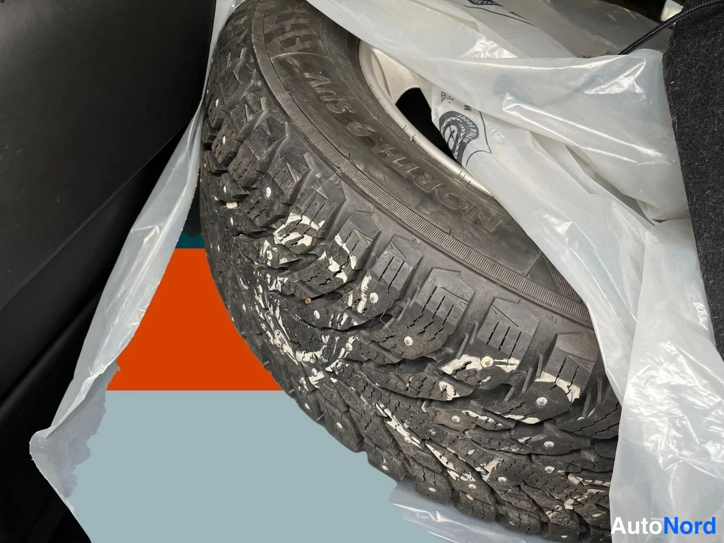 Punainen Nissan Qashqai 2013, yksityiskohta, kuva 15