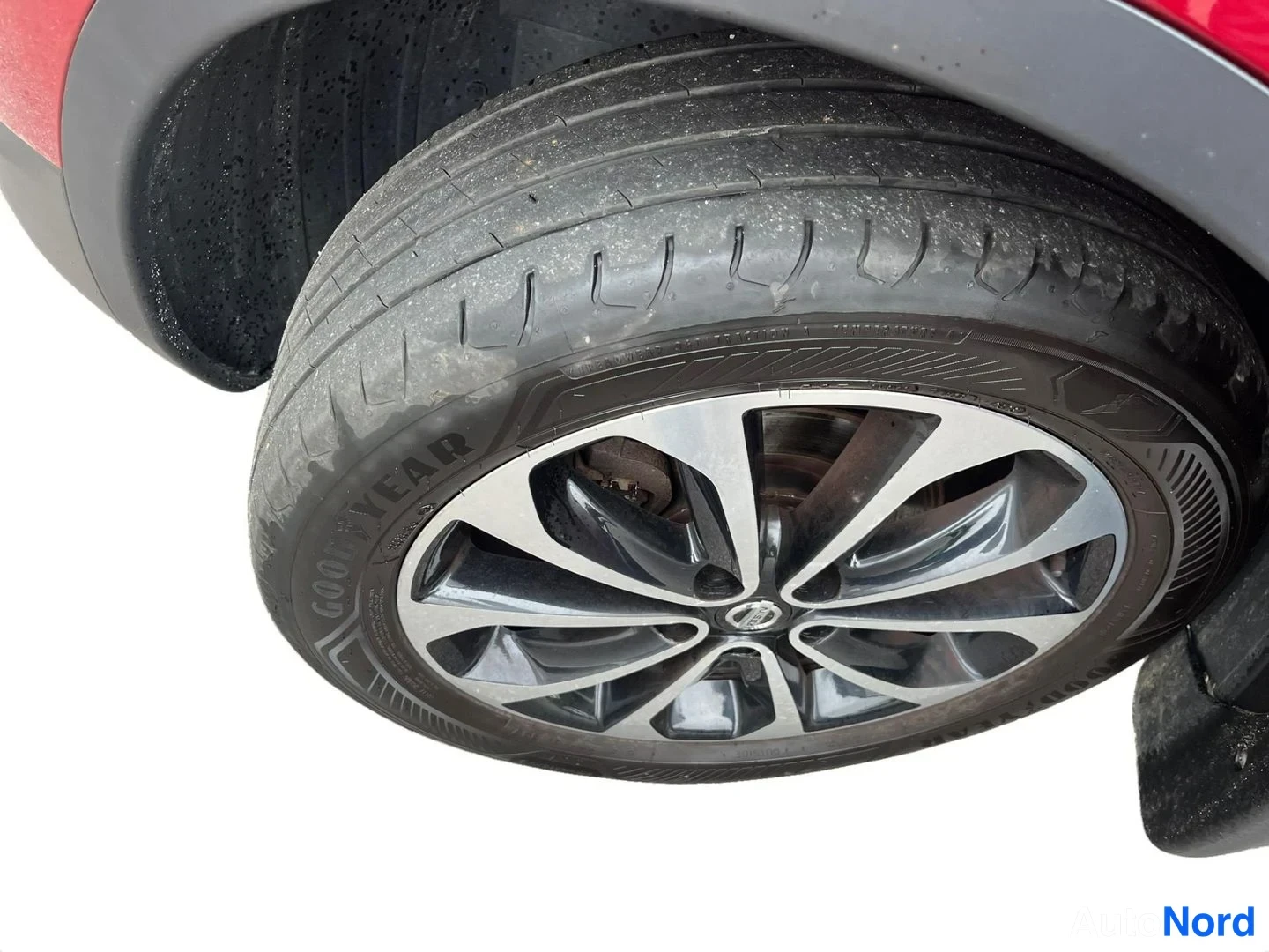 Punainen Nissan Qashqai 2013, yksityiskohta, kuva 17