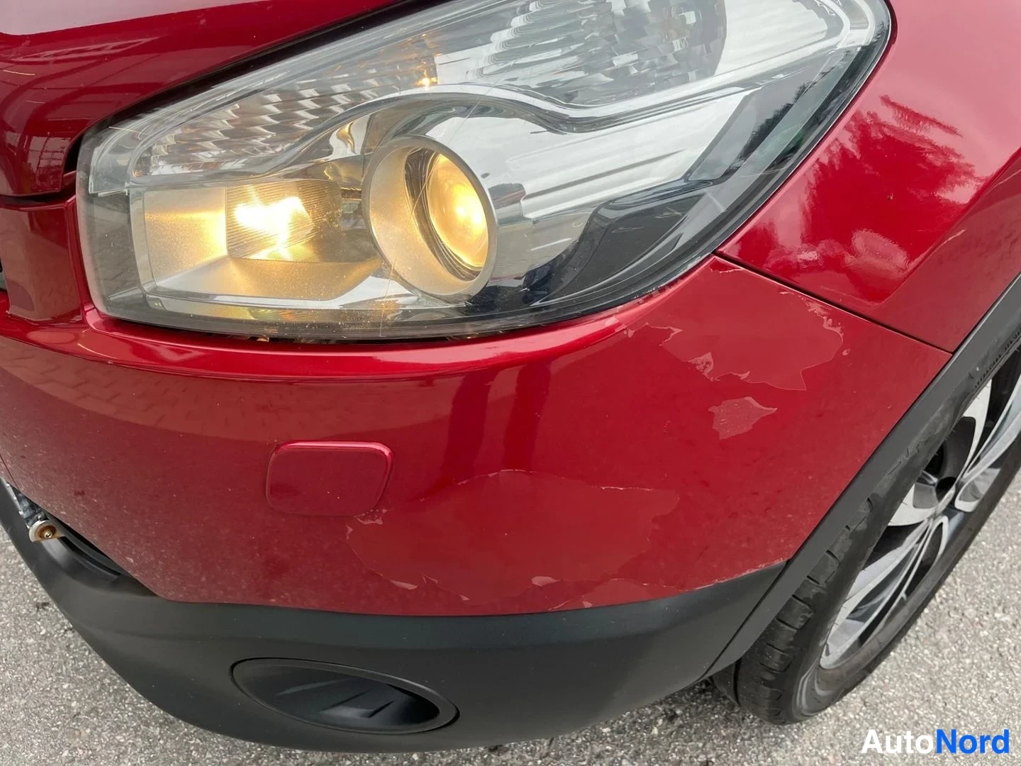 Punainen Nissan Qashqai 2013, yksityiskohta, kuva 18
