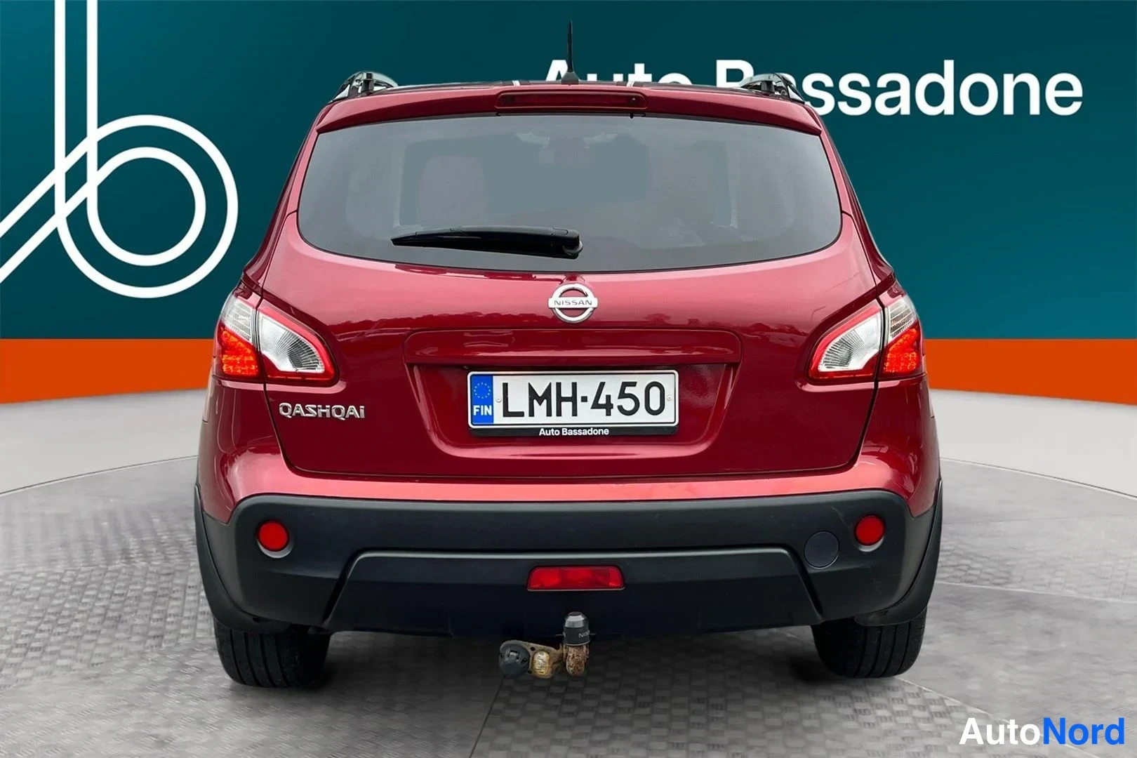 Punainen Nissan Qashqai 2013, takaa, kuva 8