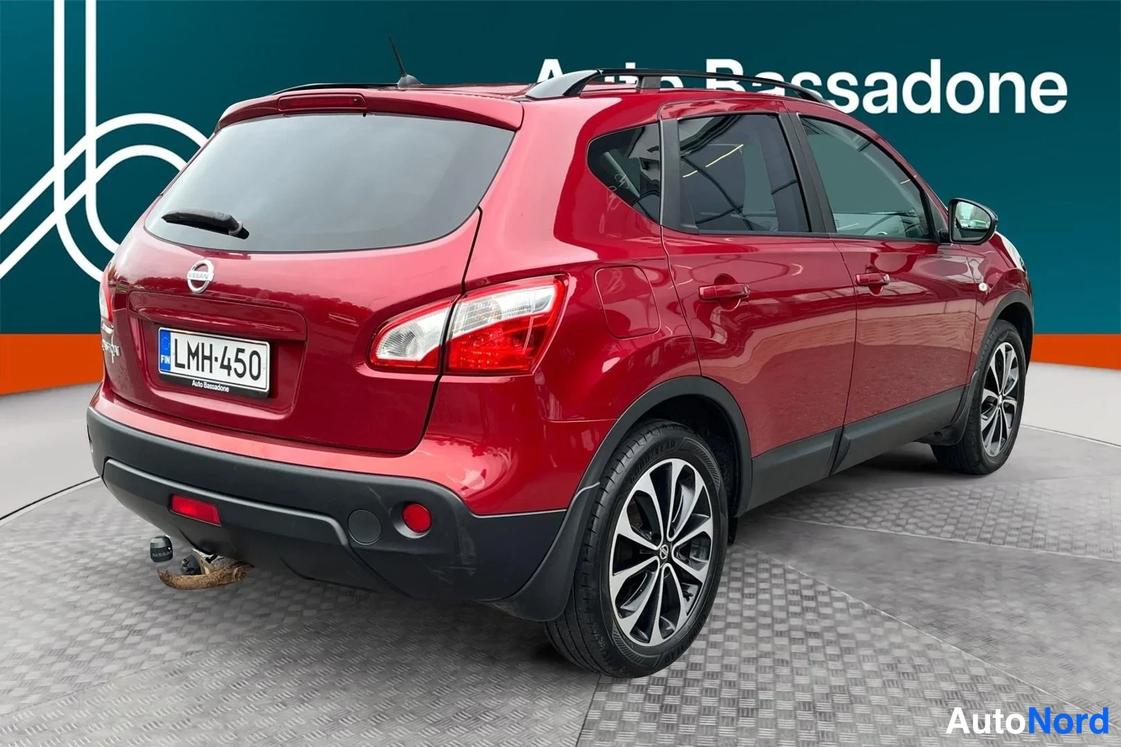 Punainen Nissan Qashqai 2013, takaviisto, kuva 6