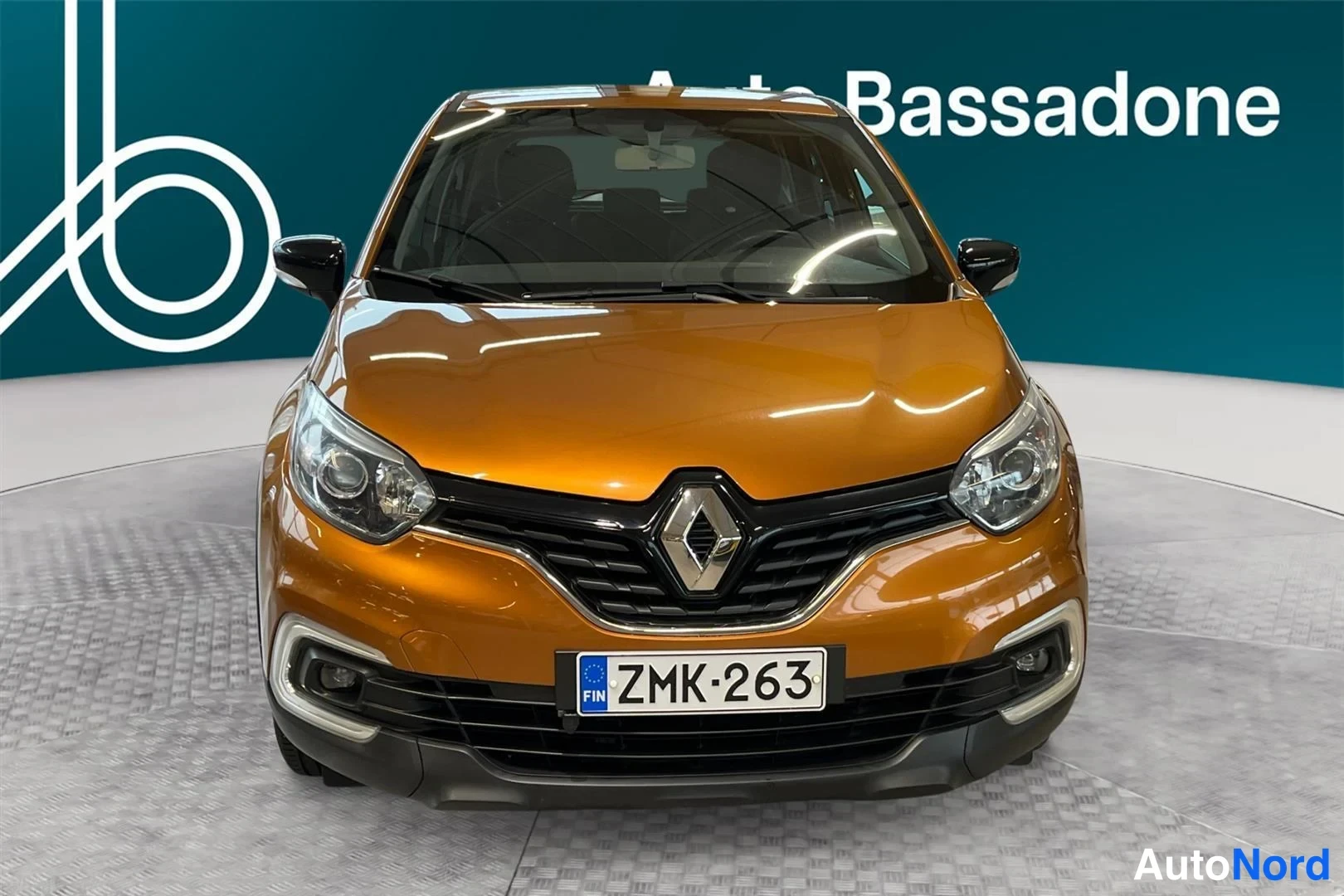 Oranssi Renault Captur 2018, edestä, kuva 4