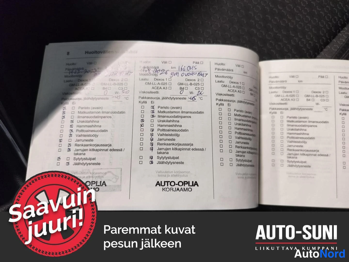 Sininen Opel Crossland X 2017, yksityiskohta, kuva 11