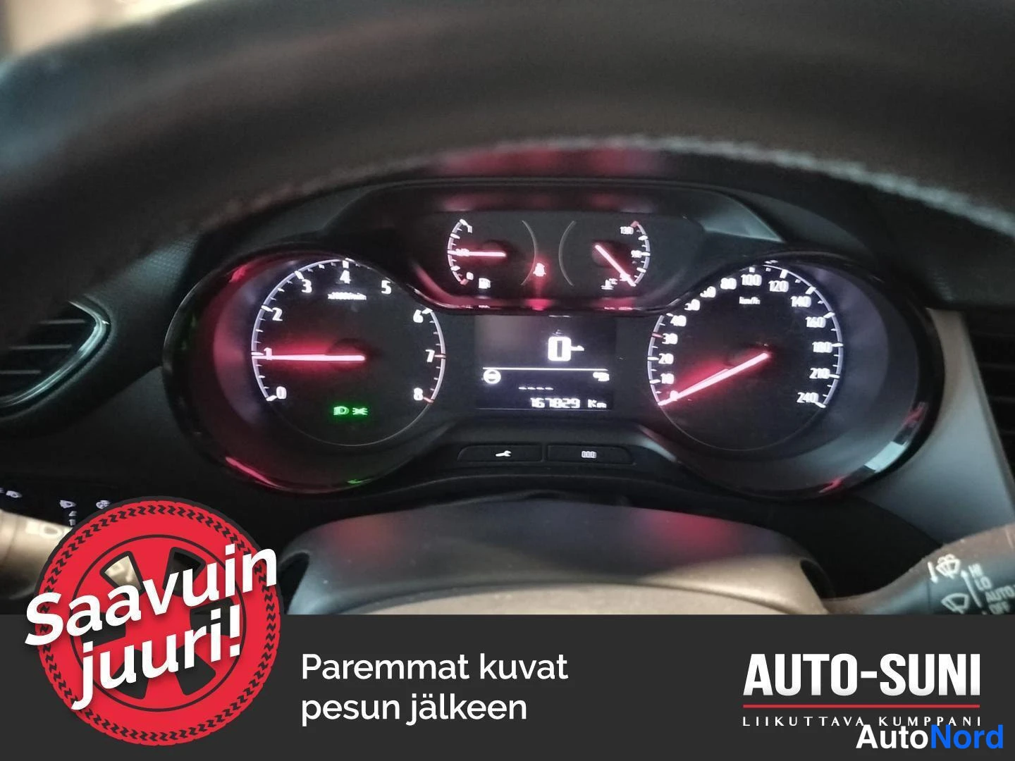 Sininen Opel Crossland X 2017, yksityiskohta, kuva 9