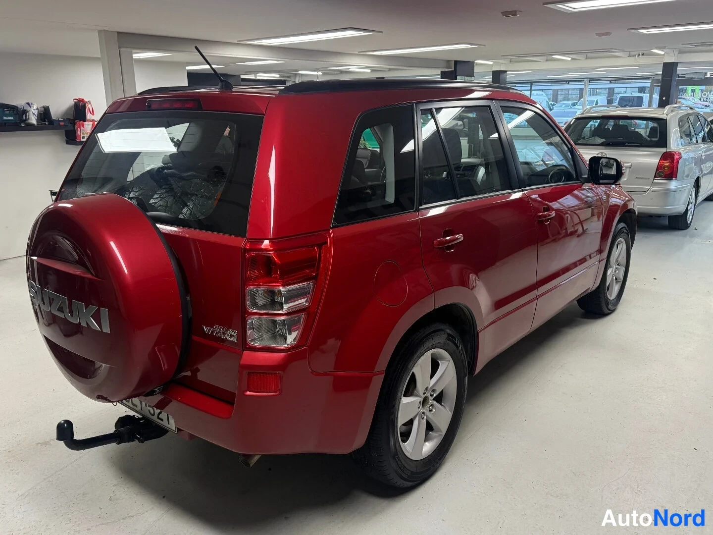 Punainen Suzuki Grand Vitara 2008, takaviisto, kuva 5