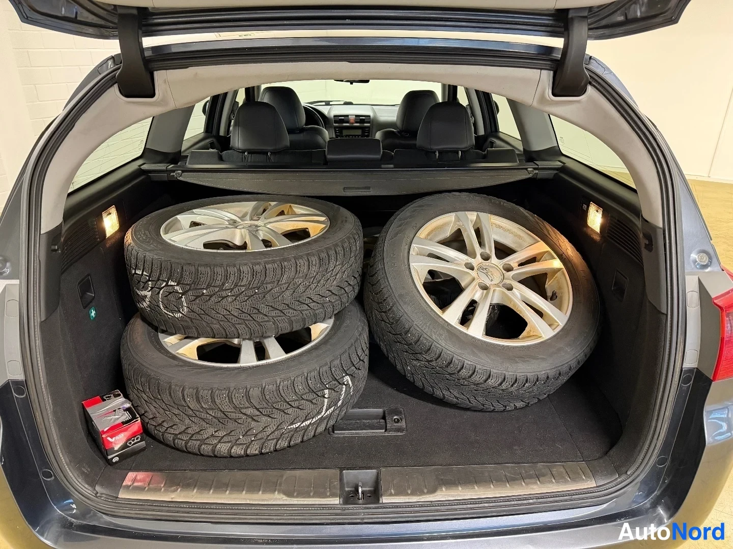 Harmaa Honda Accord 2005, tavaratila, kuva 15