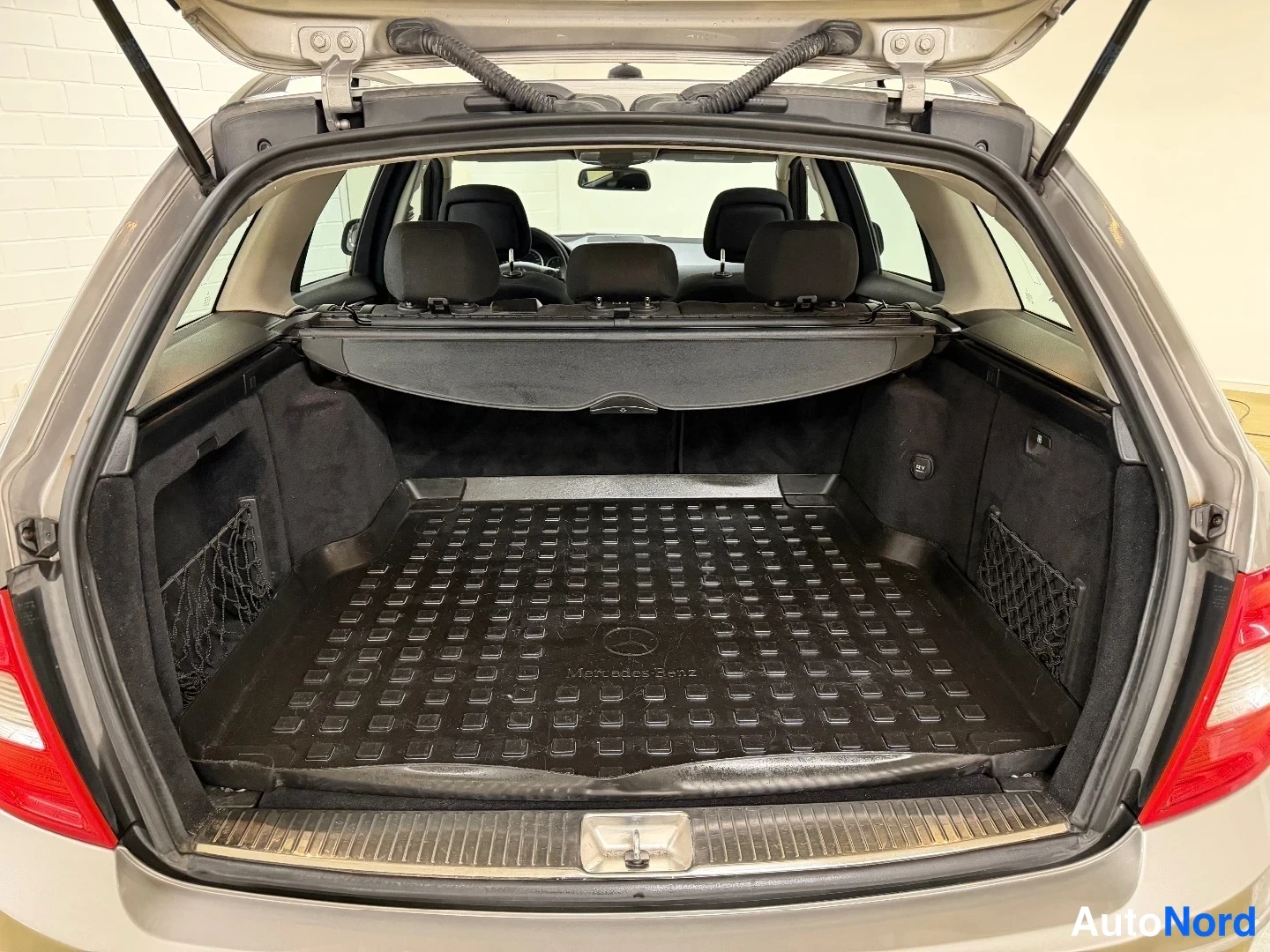 Beige Mercedes-Benz C 200 CDI 2008, tavaratila, kuva 16