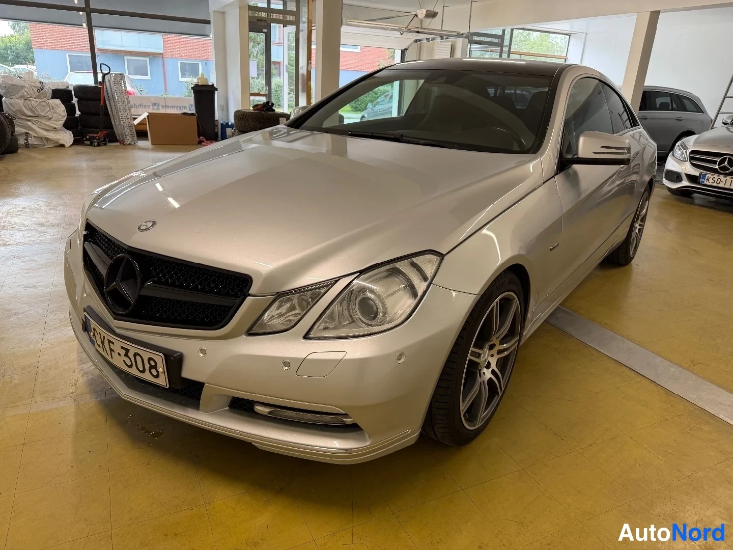 Mercedes-Benz E 220 CDI Coupé A 2012