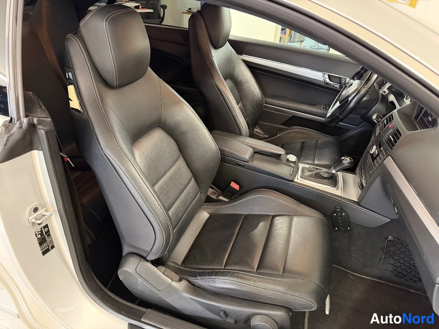 Hopea Mercedes-Benz E 220 CDI 2012, etuistuimet, kuva 13