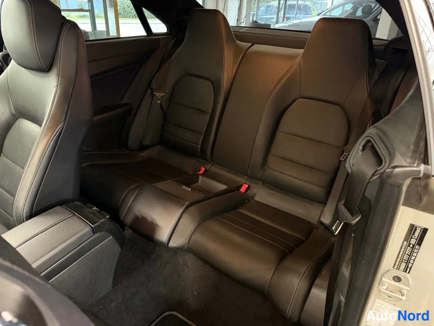 Hopea Mercedes-Benz E 220 CDI 2012, takaistuimet, kuva 15