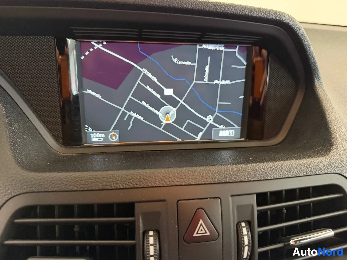 Hopea Mercedes-Benz E 220 CDI 2012, yksityiskohta, kuva 20