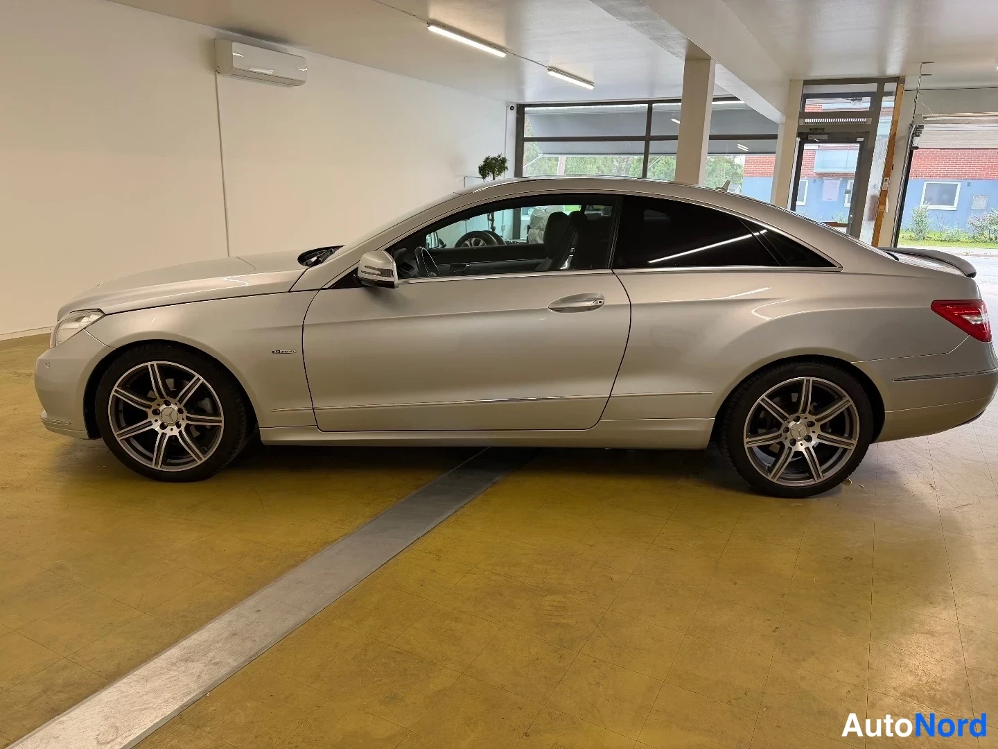 Hopea Mercedes-Benz E 220 CDI 2012, sivulta, kuva 5