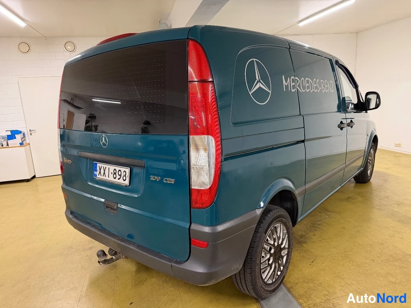 Vihreä Mercedes-Benz Vito 109 CDI 2007, takaviisto, kuva 6