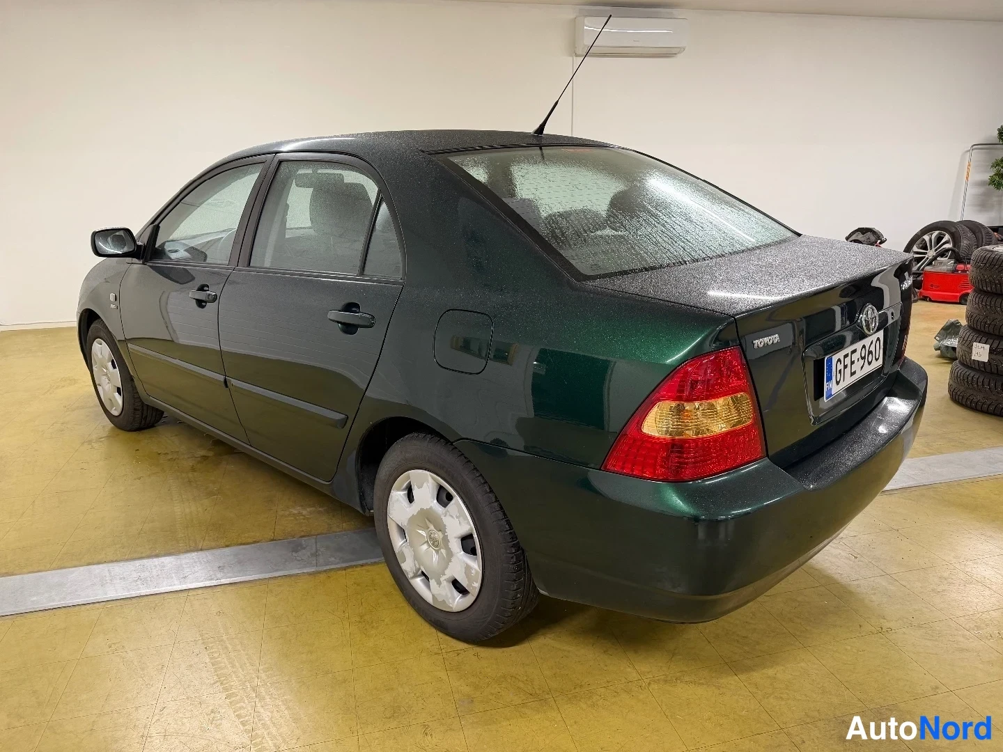 Vihreä Toyota Corolla 2003, takaviisto, kuva 6