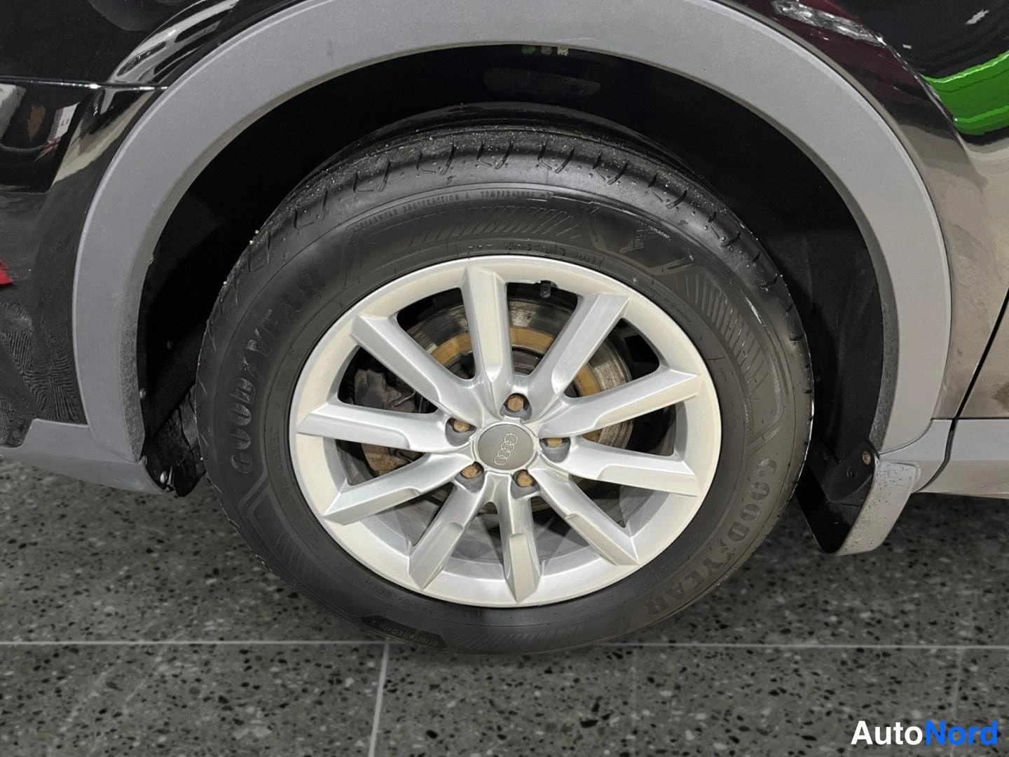 Musta Audi Q3 2015, yksityiskohta, kuva 17