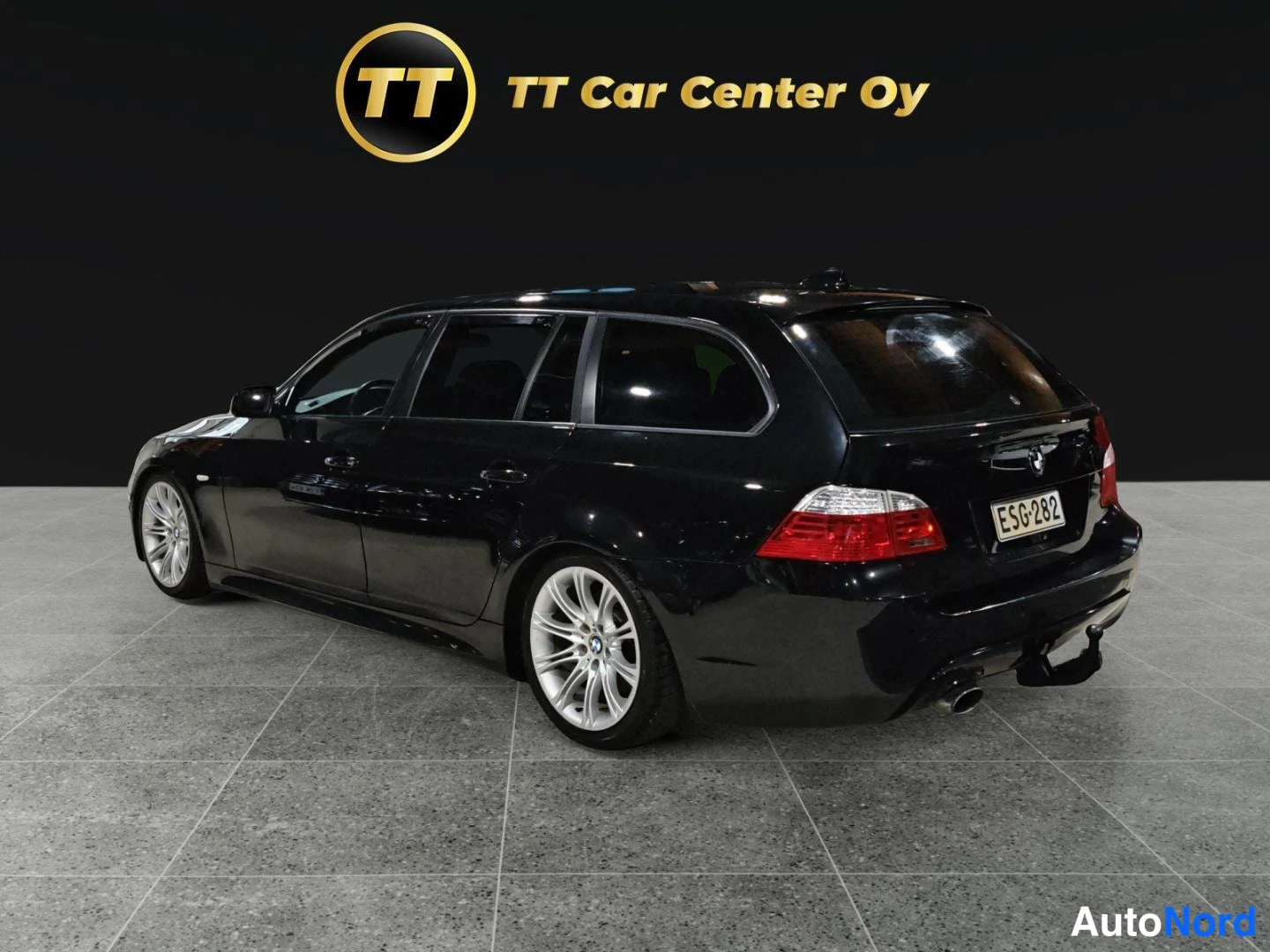 Musta BMW 520d 2008, takaviisto, kuva 6