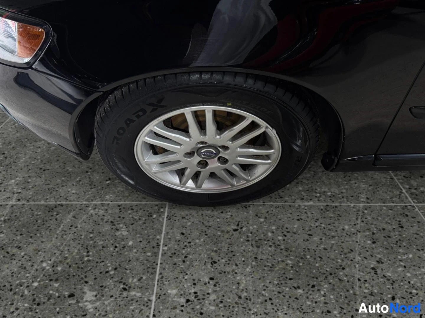 Musta Volvo V50 2011, yksityiskohta, kuva 15