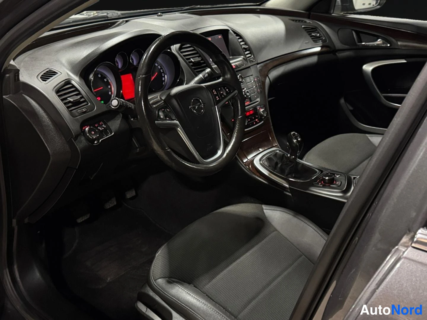 Harmaa Opel Insignia 2009, ohjaamo, kuva 10