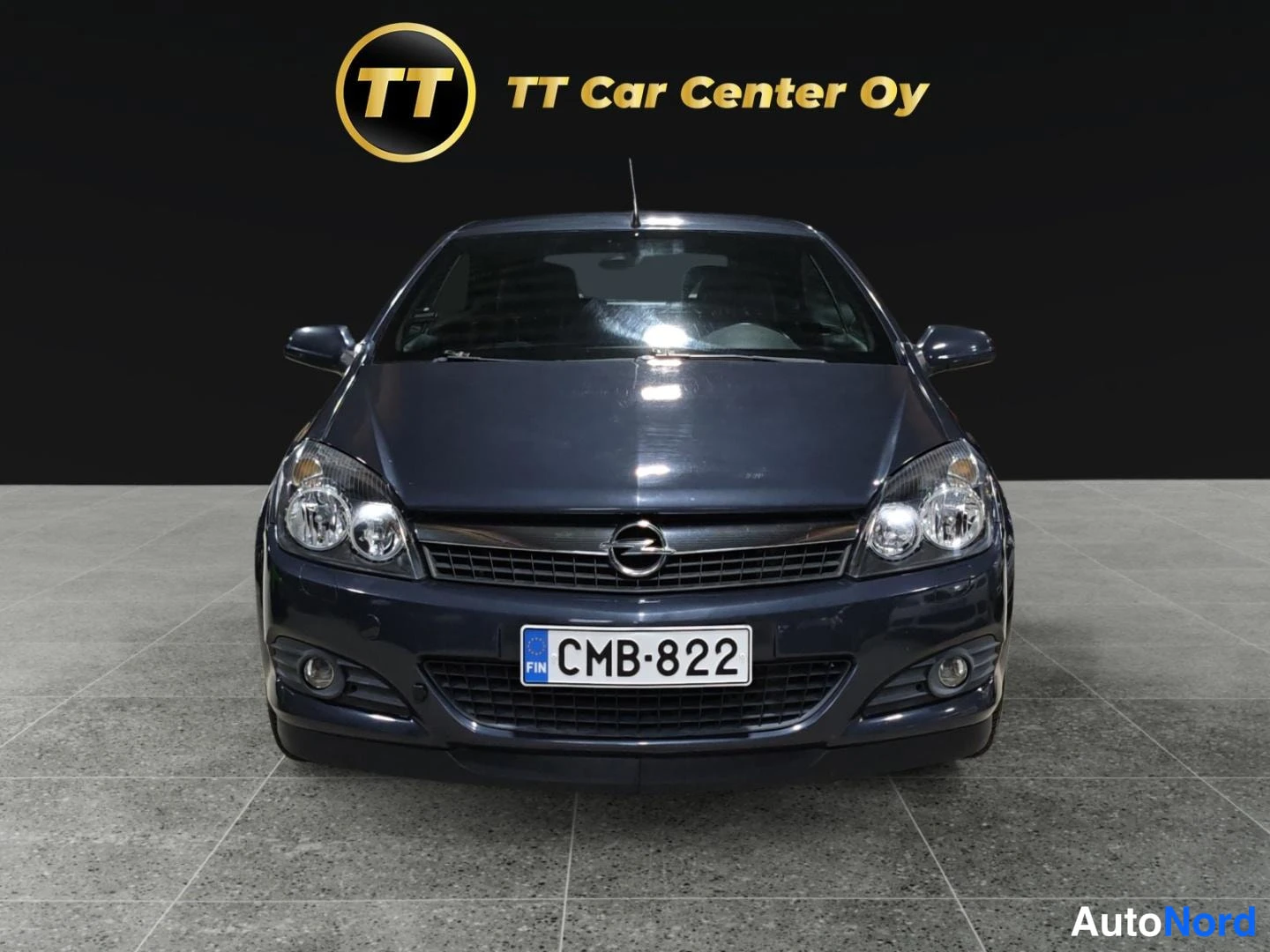 Sininen Opel Astra 2009, edestä, kuva 5
