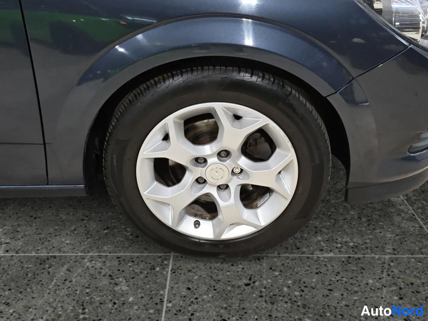 Sininen Opel Astra 2009, yksityiskohta, kuva 14