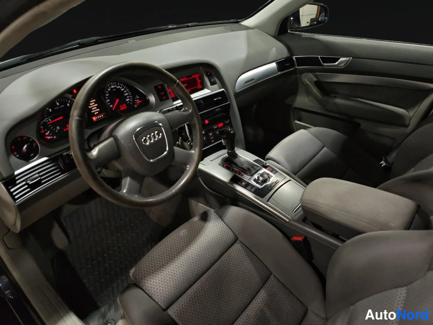 Sininen Audi A6 2008, ohjaamo, kuva 10
