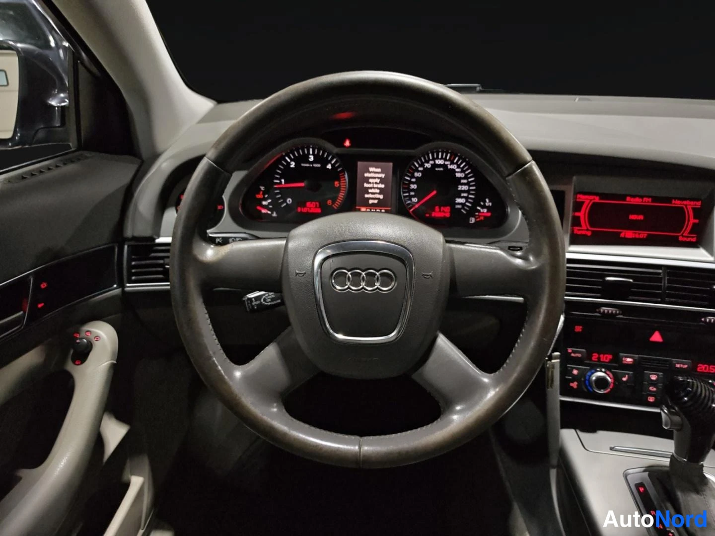 Sininen Audi A6 2008, ohjaamo, kuva 12