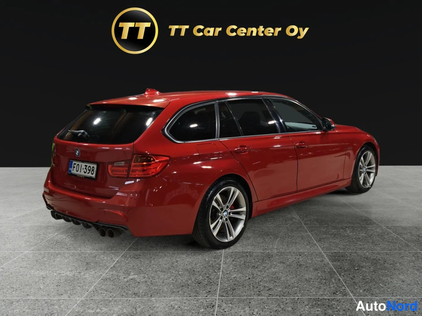 Punainen BMW 330d xDrive 2013, takaviisto, kuva 7