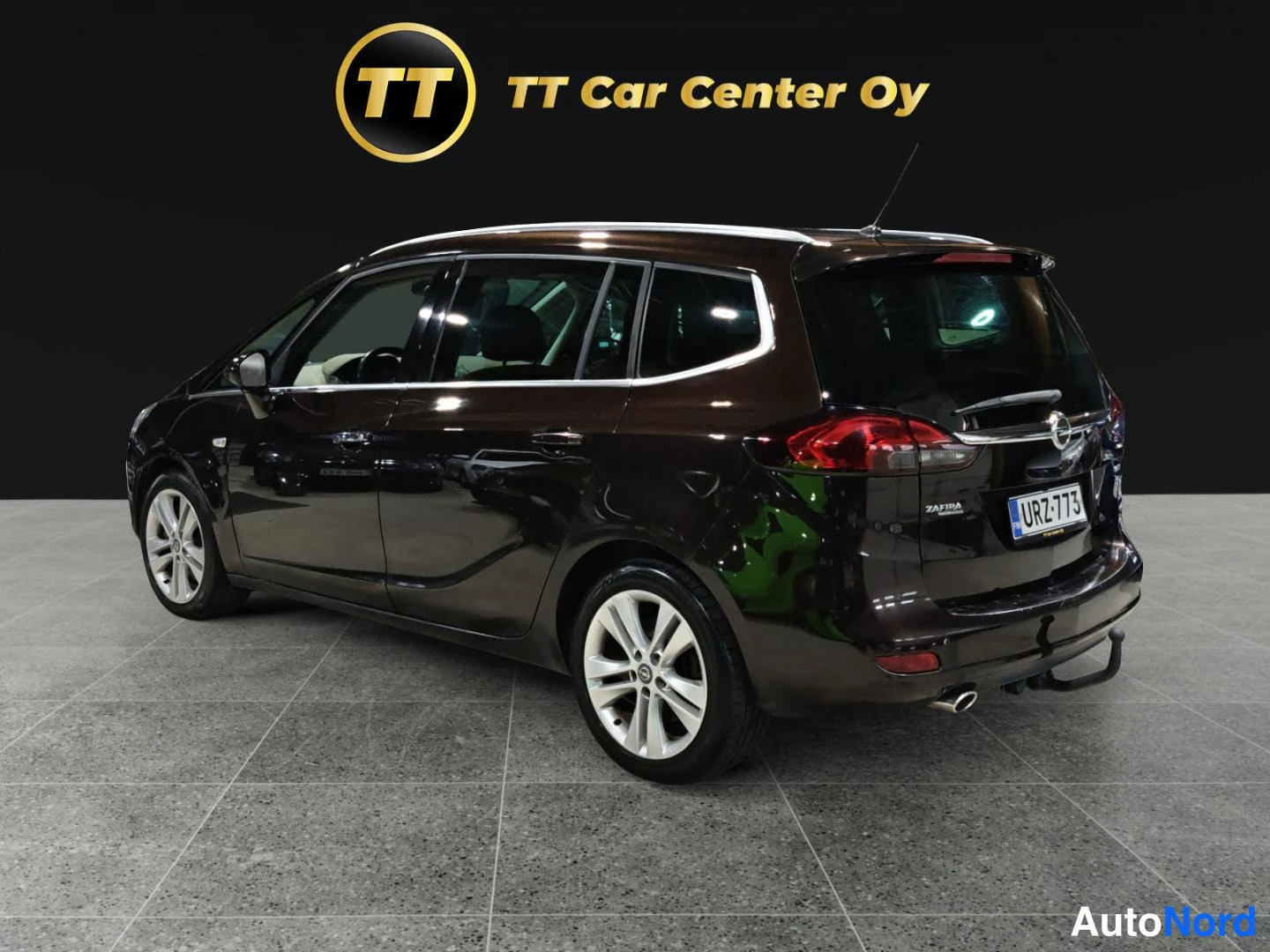 Ruskea Opel Zafira Tourer 2012, takaviisto, kuva 6