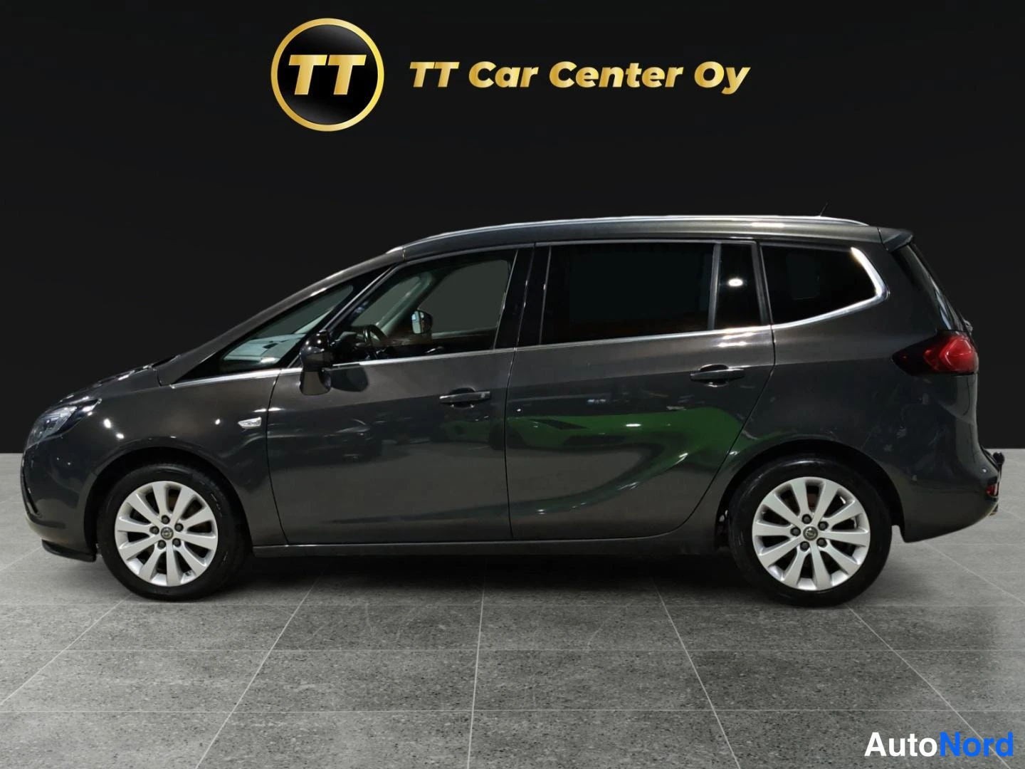Harmaa Opel Zafira Tourer 2015, takaviisto, kuva 5