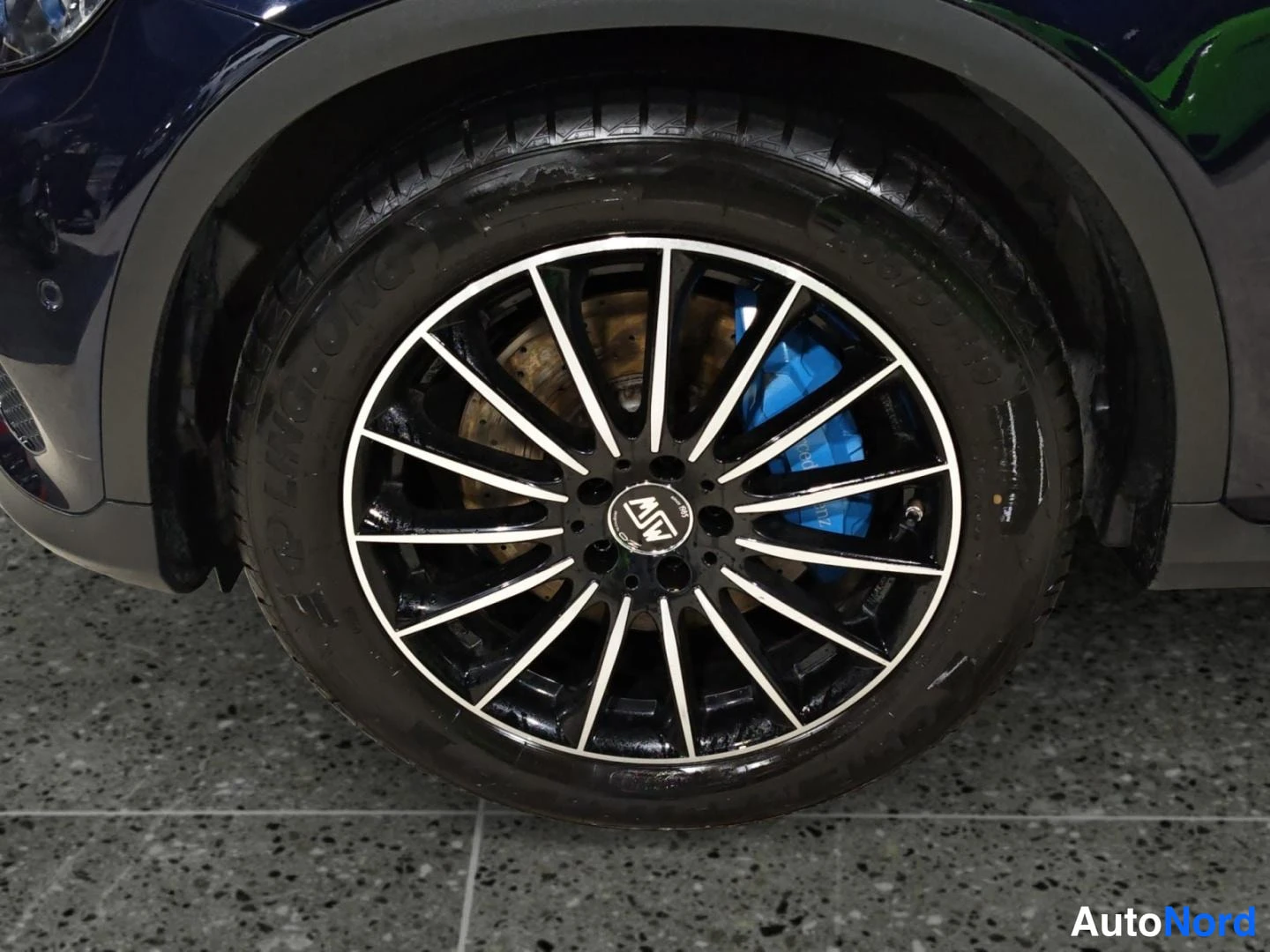 Sininen Mercedes-Benz GLC 2017, yksityiskohta, kuva 16