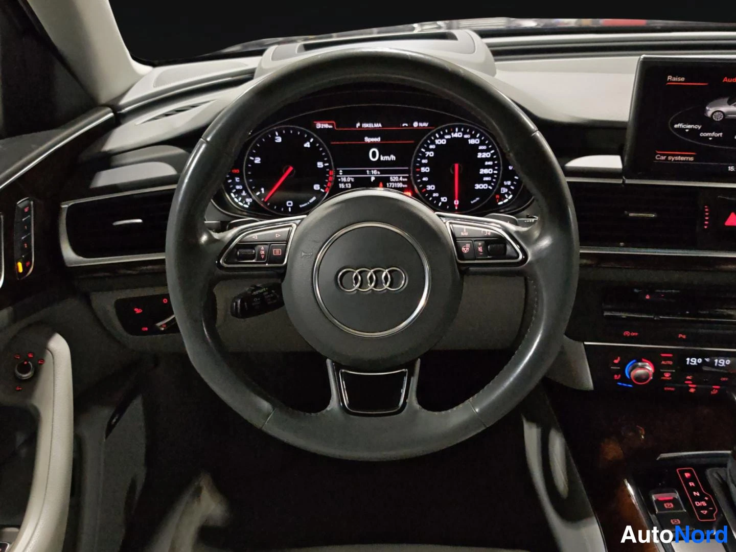 Sininen Audi A6 2012, ohjaamo, kuva 12