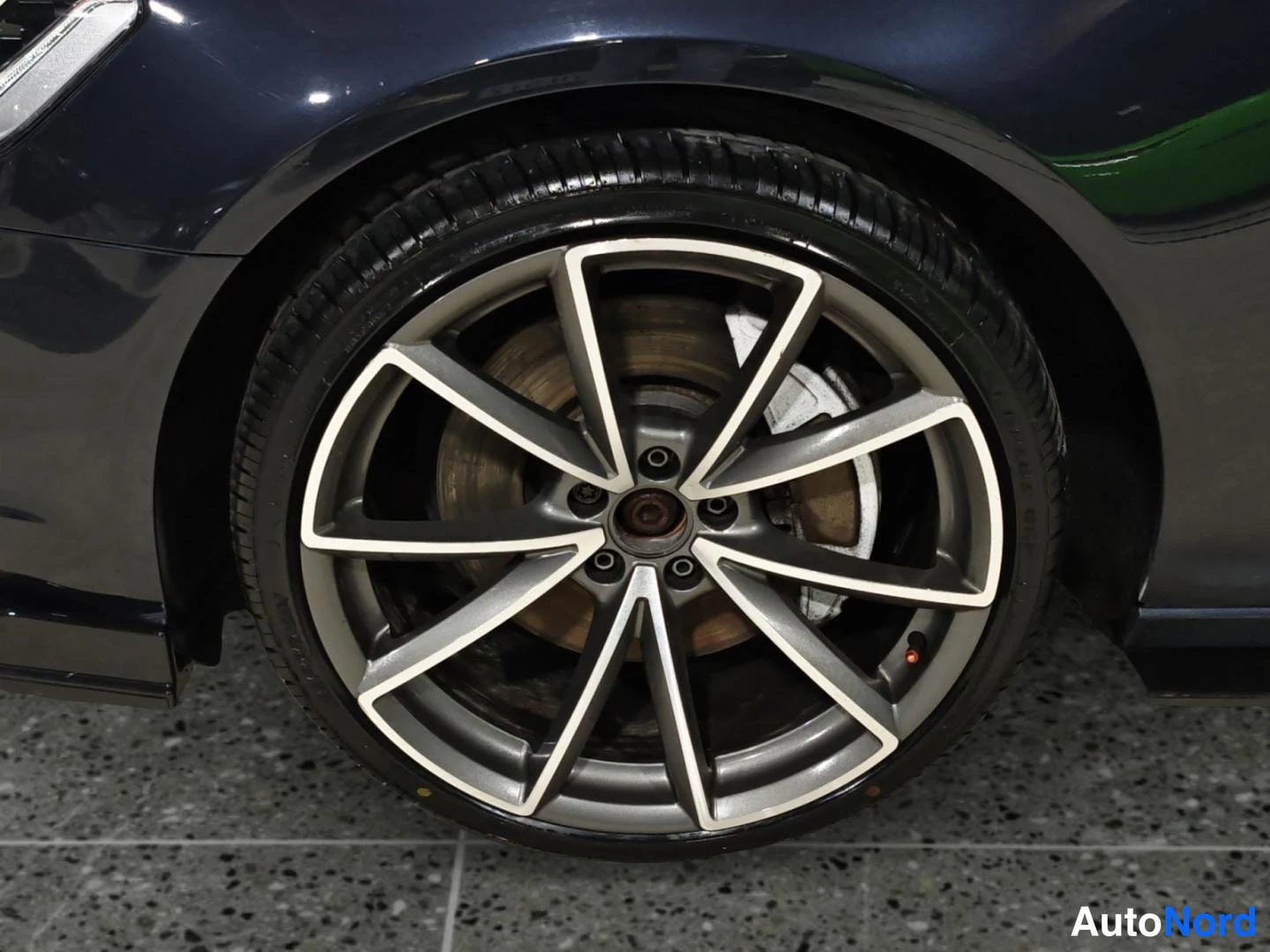 Sininen Audi A6 2012, yksityiskohta, kuva 16