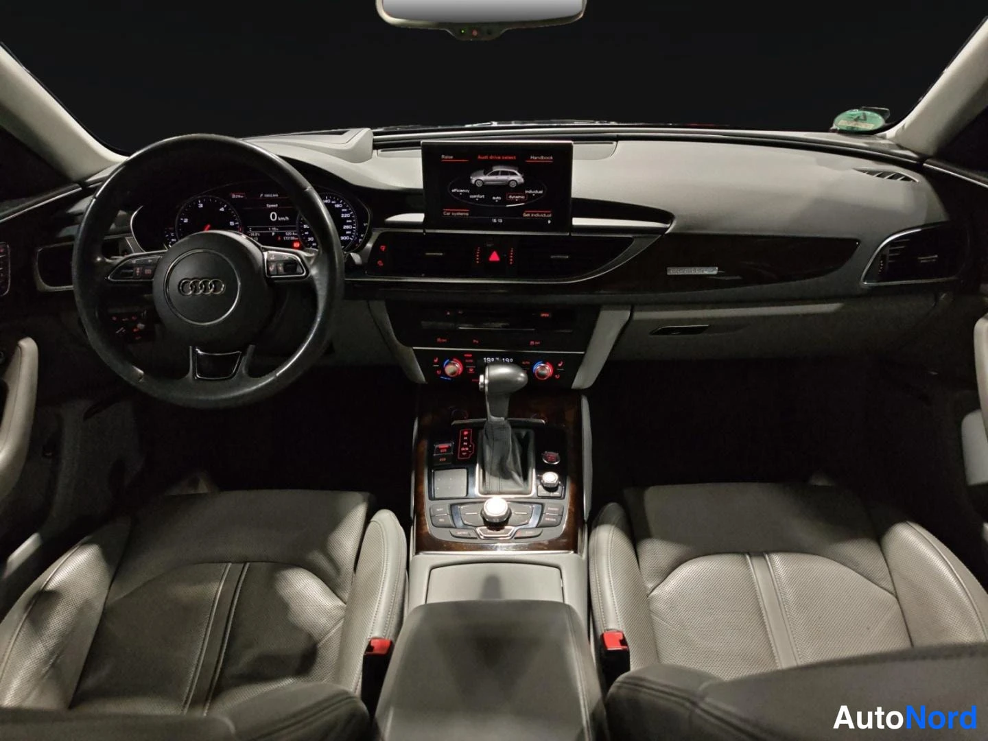 Sininen Audi A6 2012, ohjaamo, kuva 9