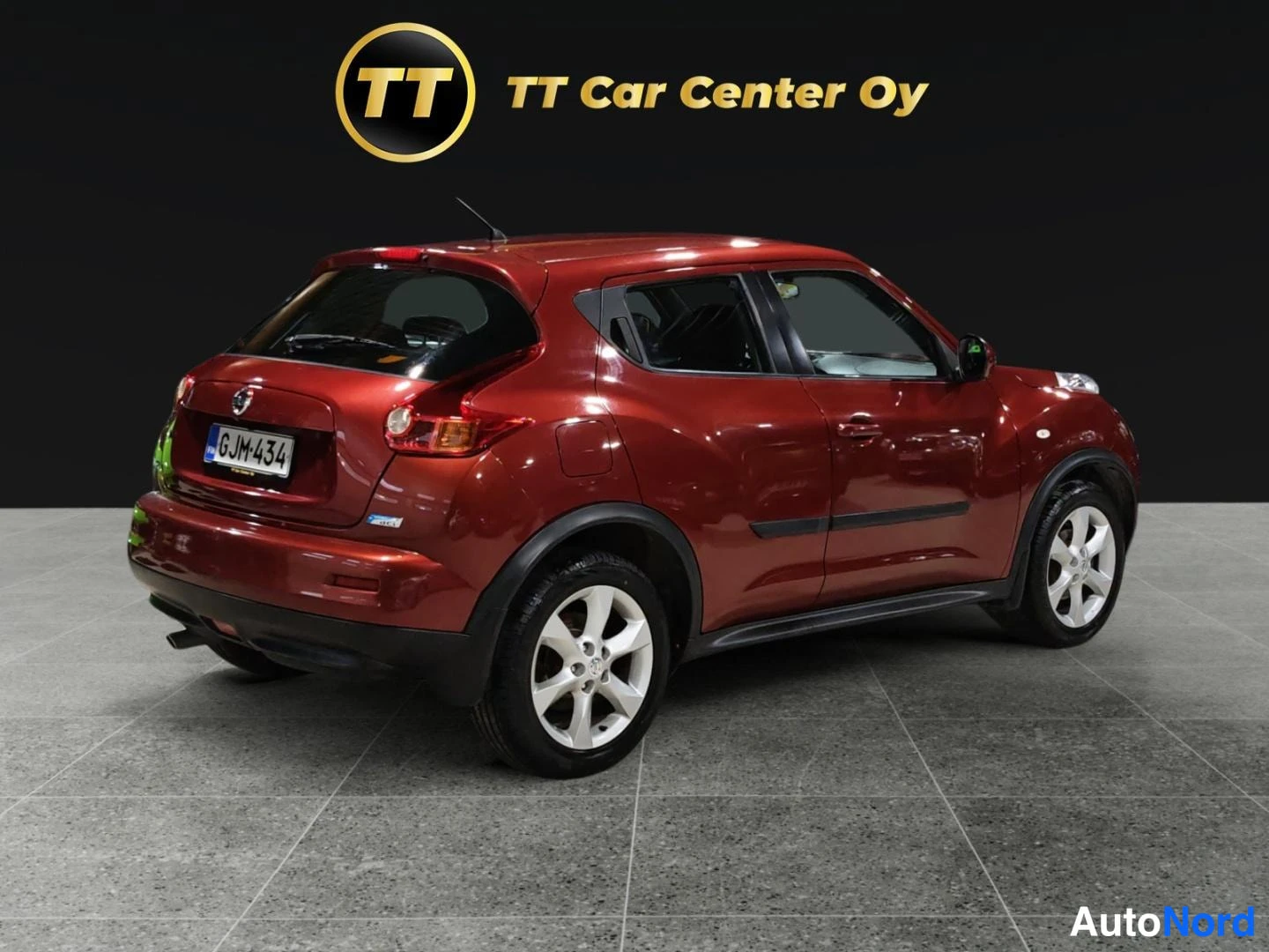 Punainen Nissan Juke 2011, takaviisto, kuva 7