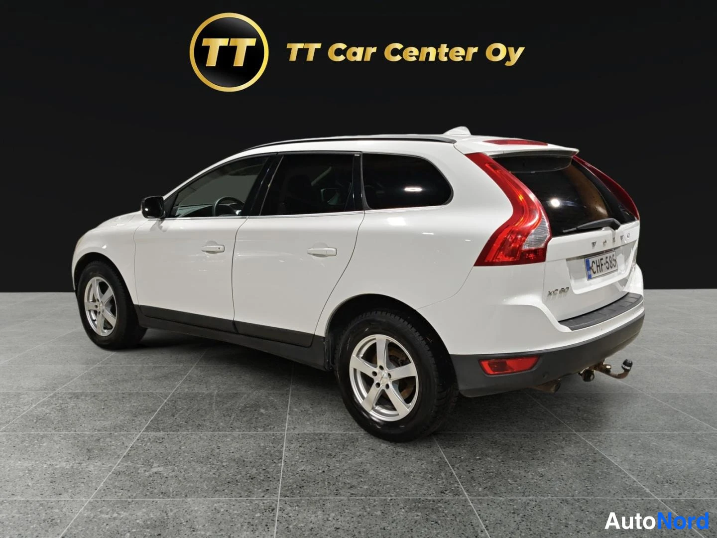 Valkoinen Volvo XC60 2009, takaviisto, kuva 6