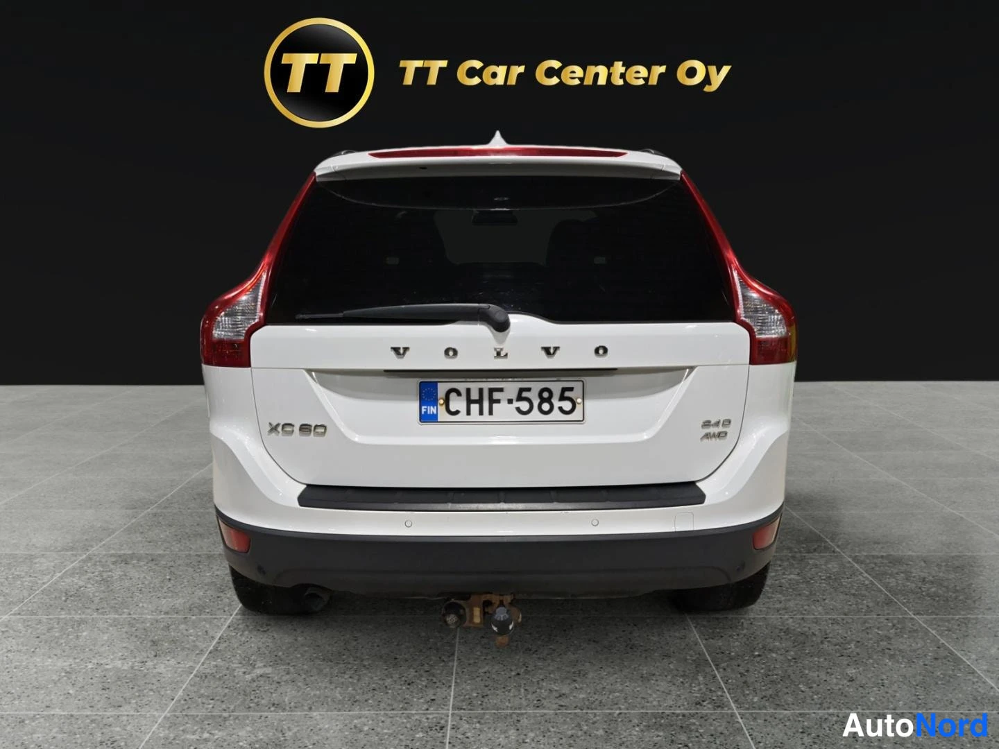 Valkoinen Volvo XC60 2009, takaa, kuva 8
