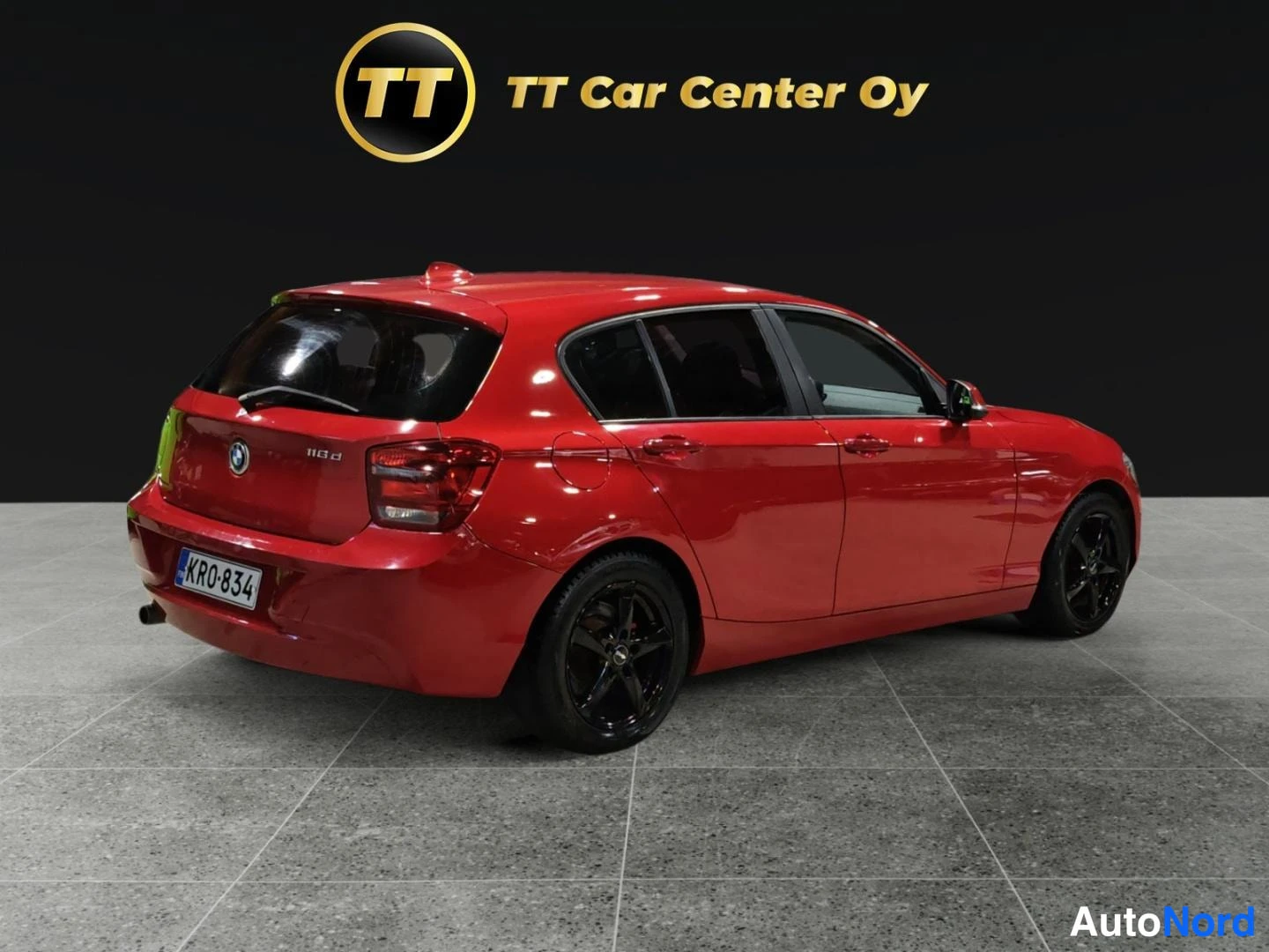 Punainen BMW 116d 2013, takaviisto, kuva 7