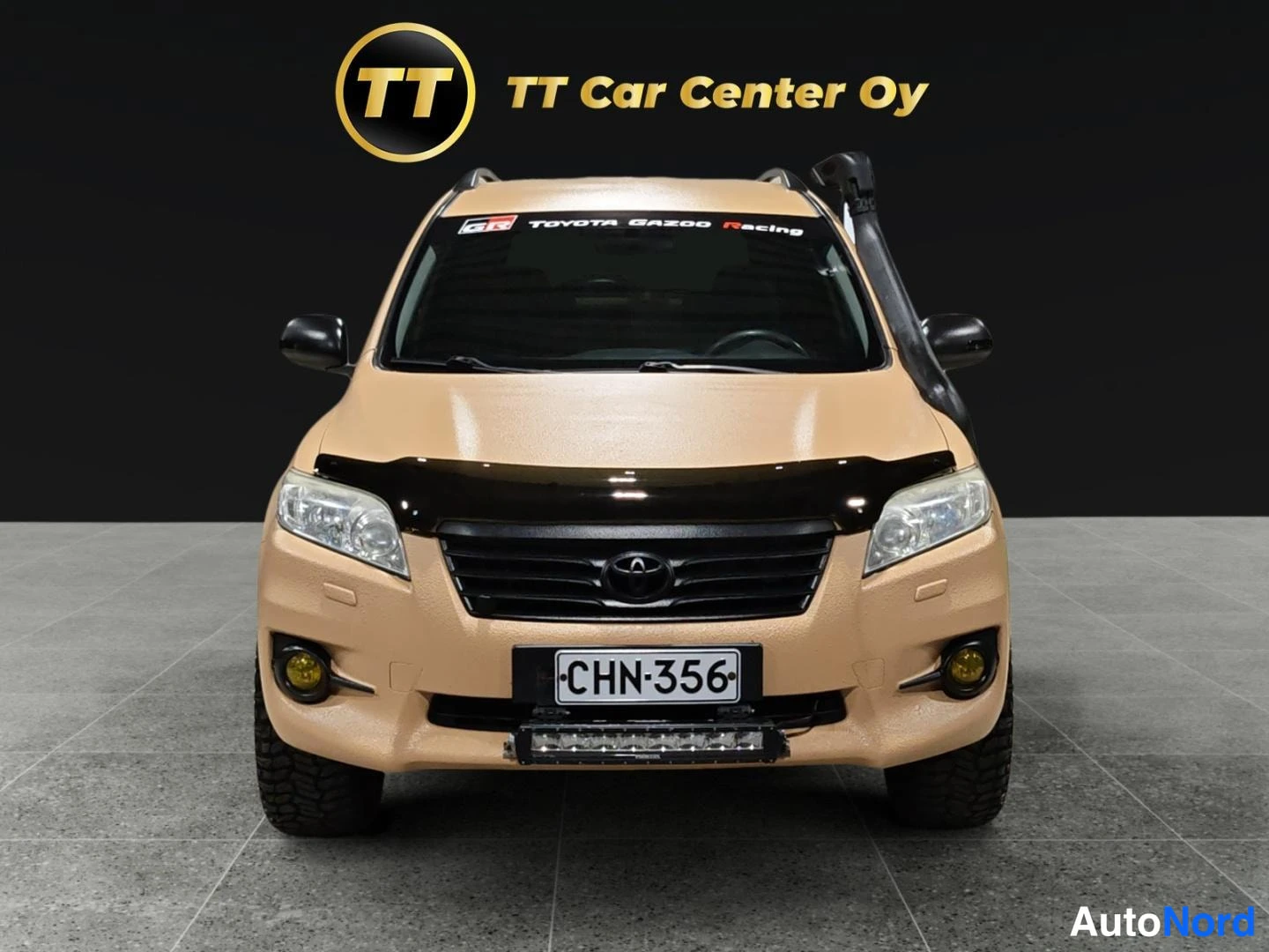 Beige Toyota RAV4 2010, edestä, kuva 4