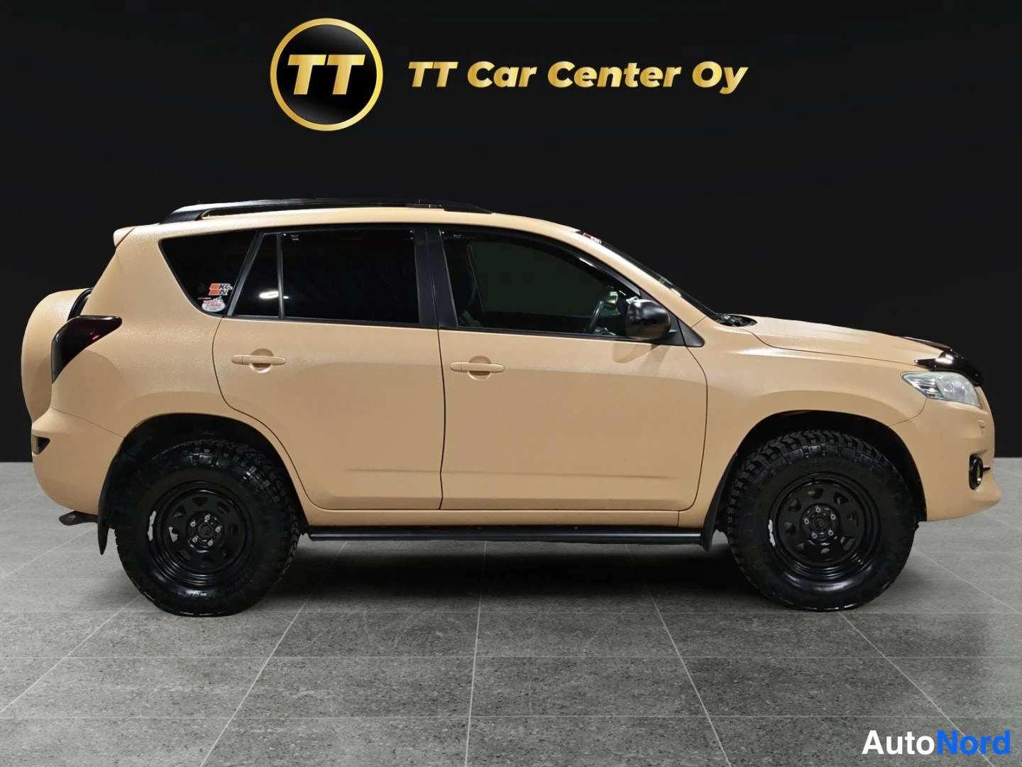 Beige Toyota RAV4 2010, etuviisto, keula oikealle, kuva 3