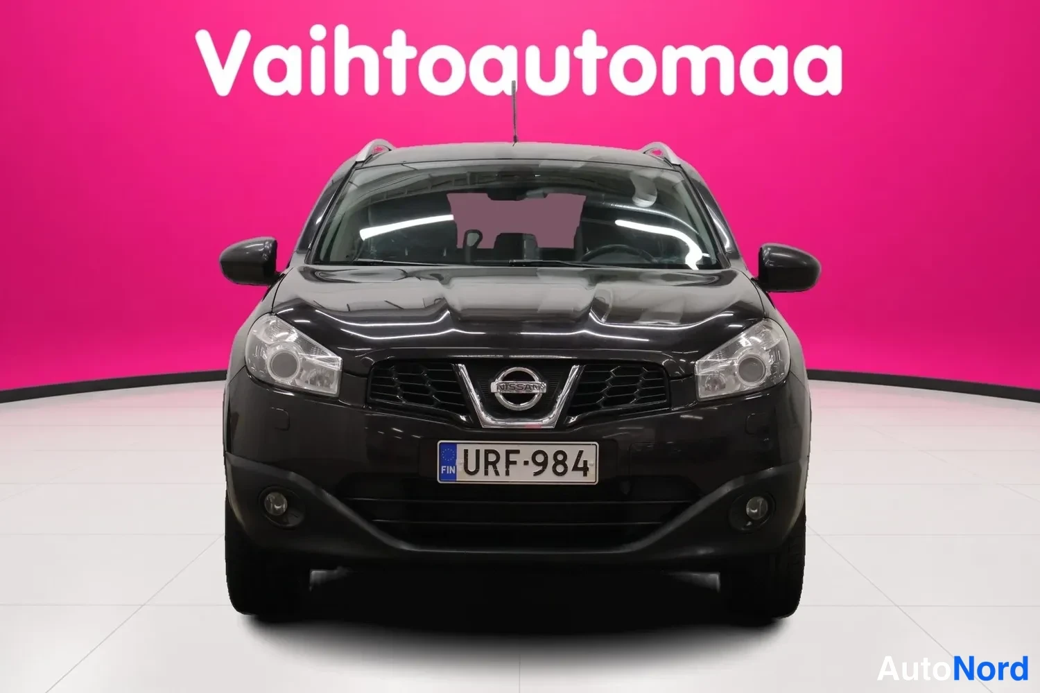 Violetti Nissan Qashqai+2 2011, edestä, kuva 3
