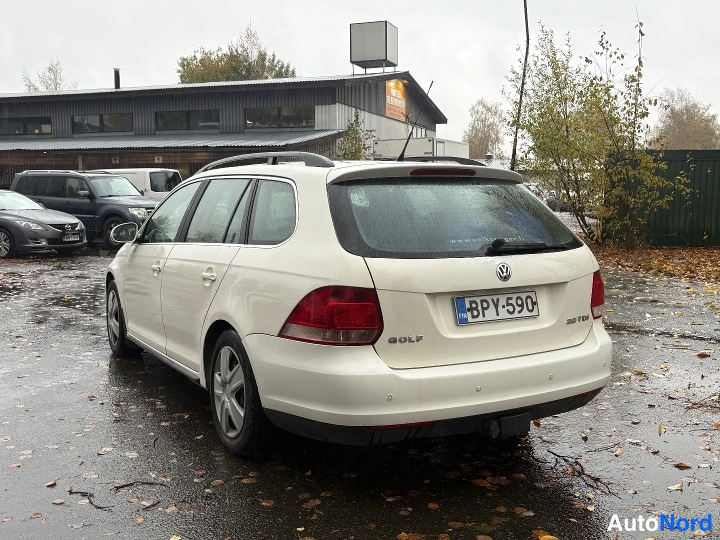 Valkoinen Volkswagen Golf Variant 2008, takaviisto, kuva 5