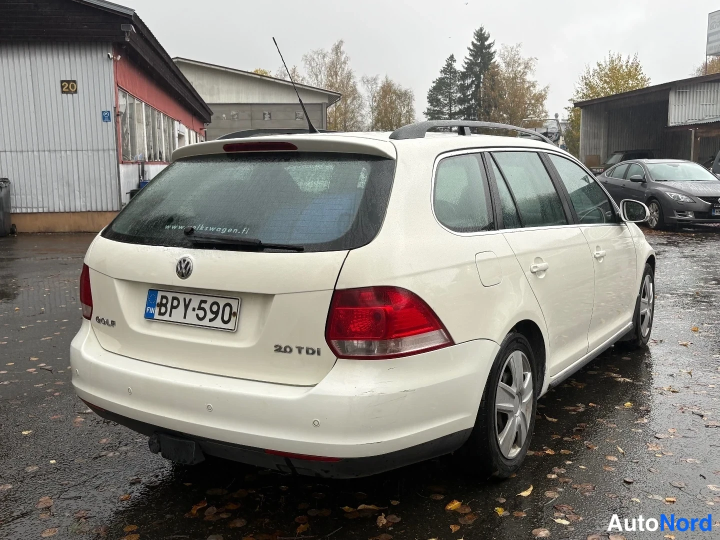Valkoinen Volkswagen Golf Variant 2008, takaviisto, kuva 6