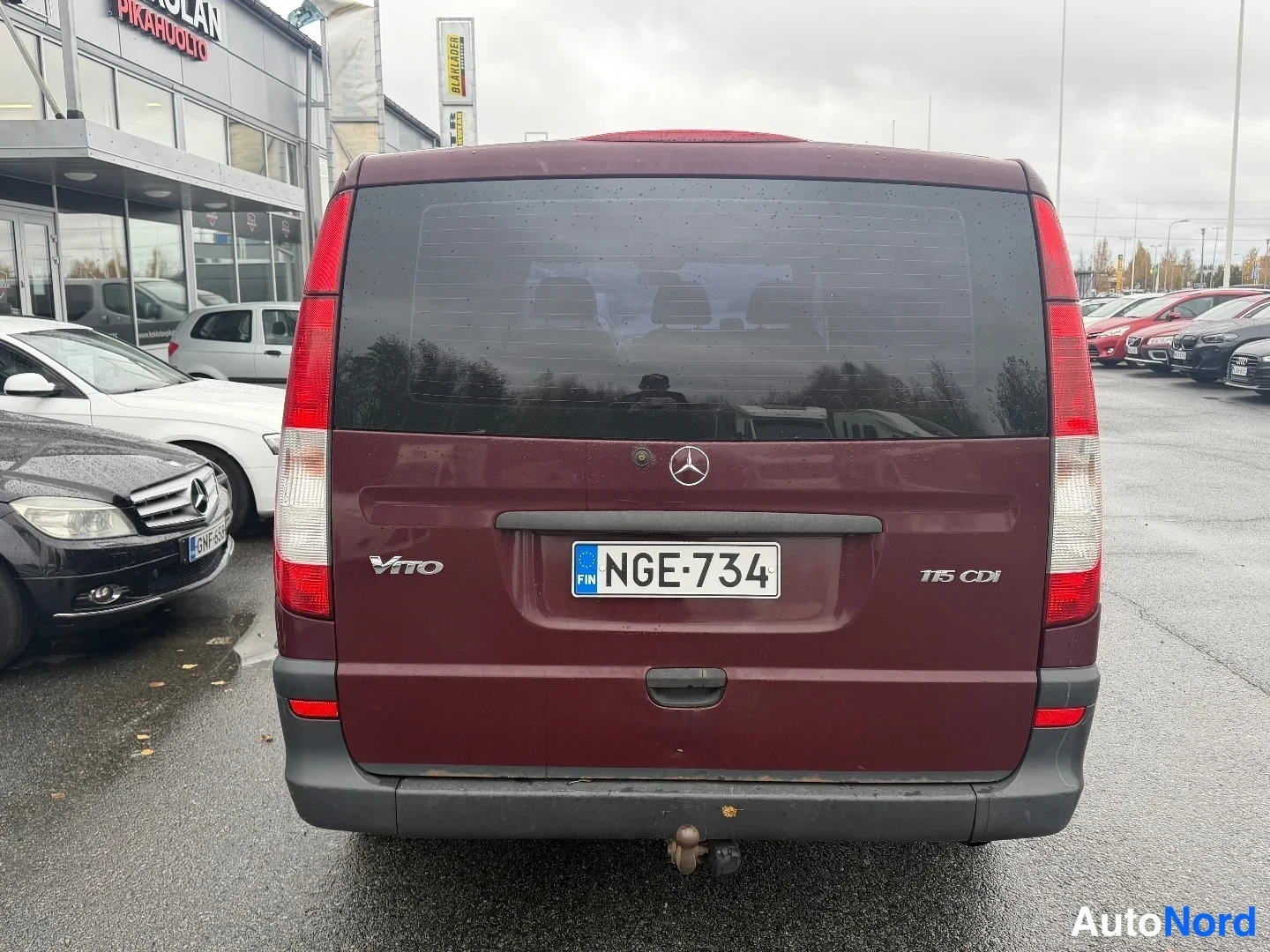 Punainen Mercedes-Benz Vito 2004, takaa, kuva 6