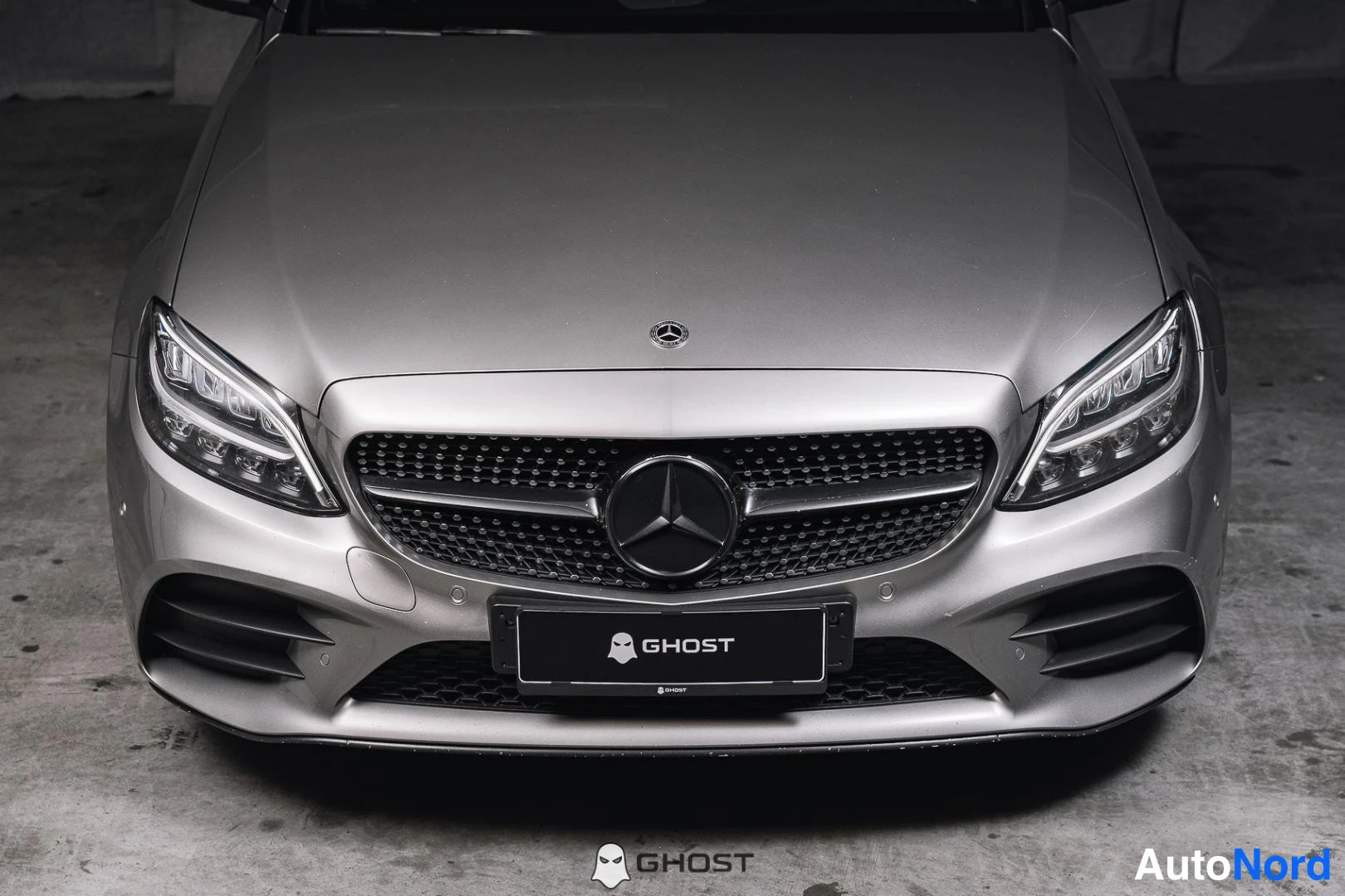 Hopea Mercedes-Benz C 300 de 2020, edestä, kuva 5