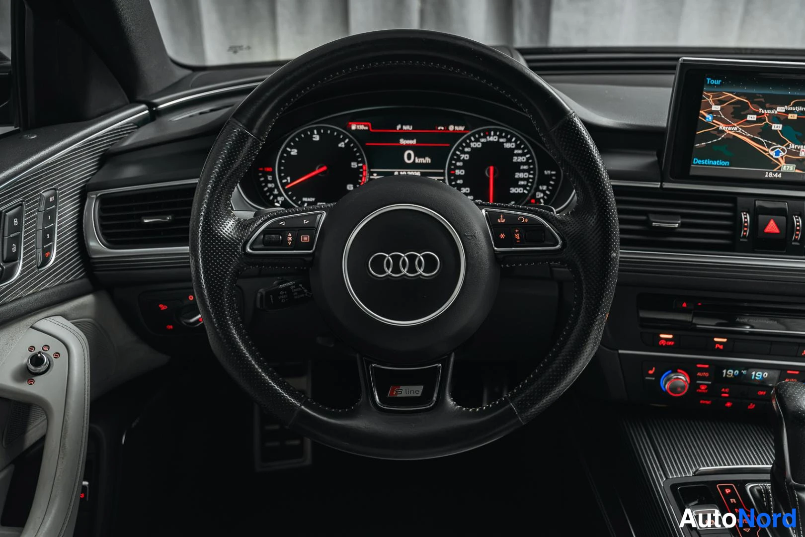 Musta Audi A6 2016, yksityiskohta, kuva 16