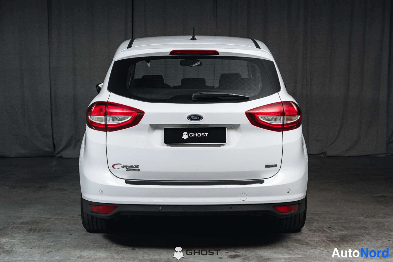 Valkoinen Ford C-Max 2017, takaa, kuva 8